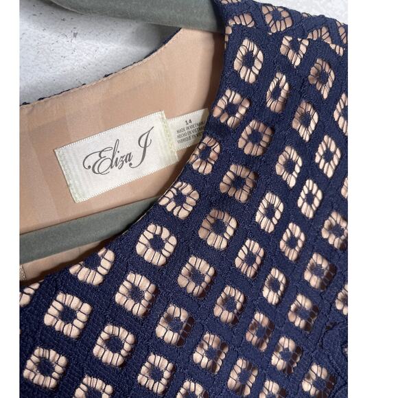 NEW! Anthropologie Plus Size 14 Bell Sleeve Lace Fit Flare Dress Boho Navy Blue - Picture 8 of 8